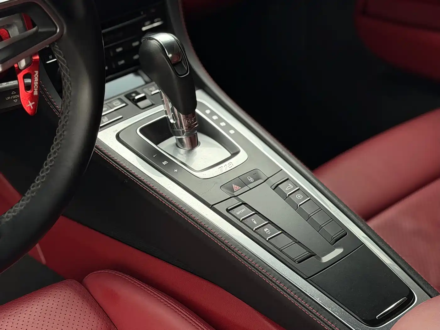 Porsche 718 2016 Cayman 2.0T фото 9