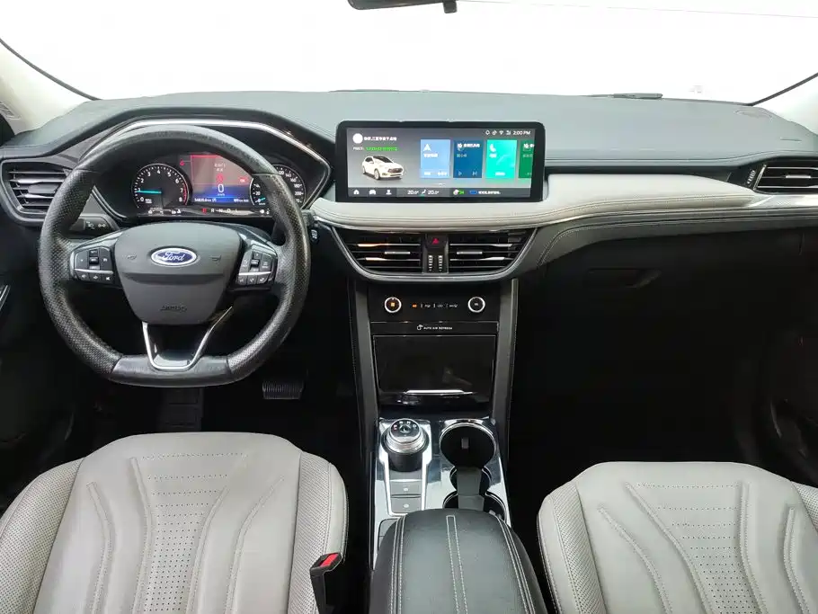 Photo 12 - Ford Escape
