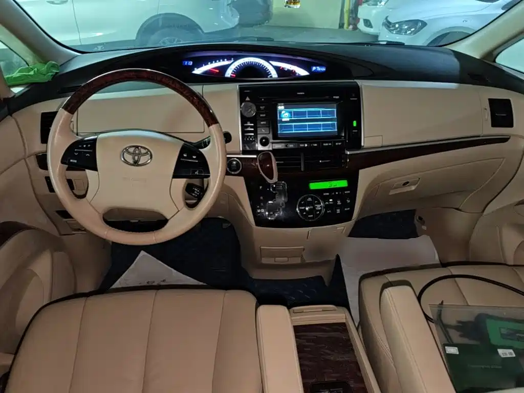 Toyota Previa 2017 2012 2.4L 7-Seater Luxury Edition
