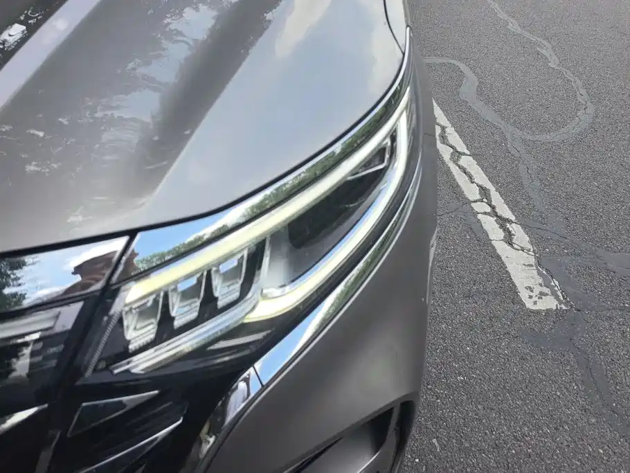 Roewe iMAX8 EV 2024 2025 1.5T DMH Land Luxury Edition