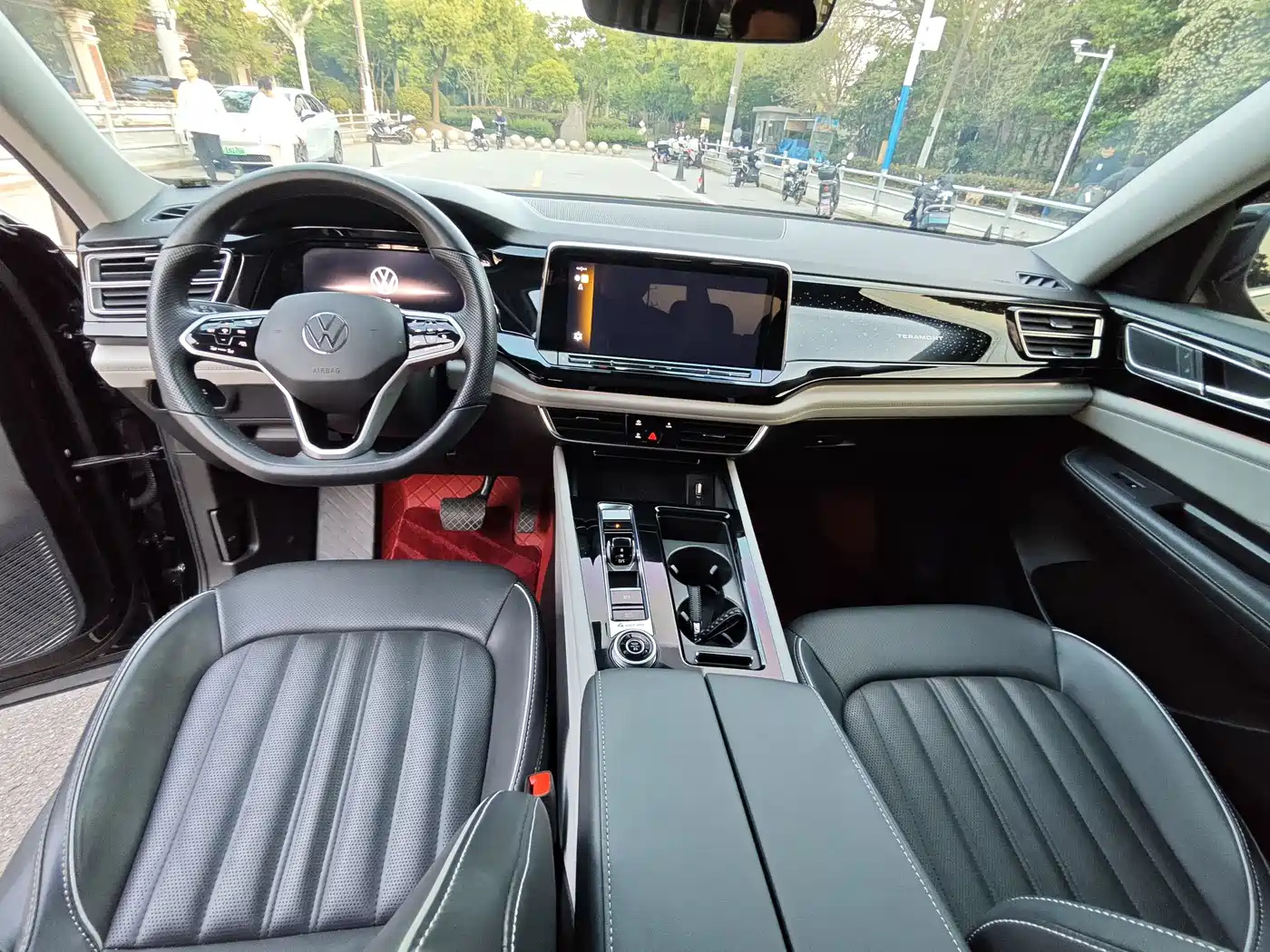 Volkswagen Teramont 2023 530 V6 AWD Premium Luxury Edition фото 6