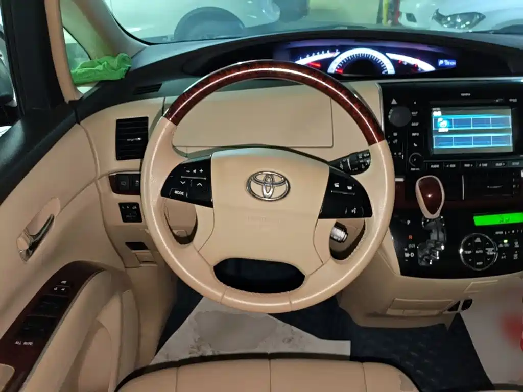 Toyota Previa 2017 2012 2.4L 7-Seater Luxury Edition