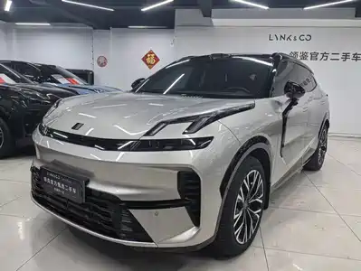 Lynk & Co 08 EM-P