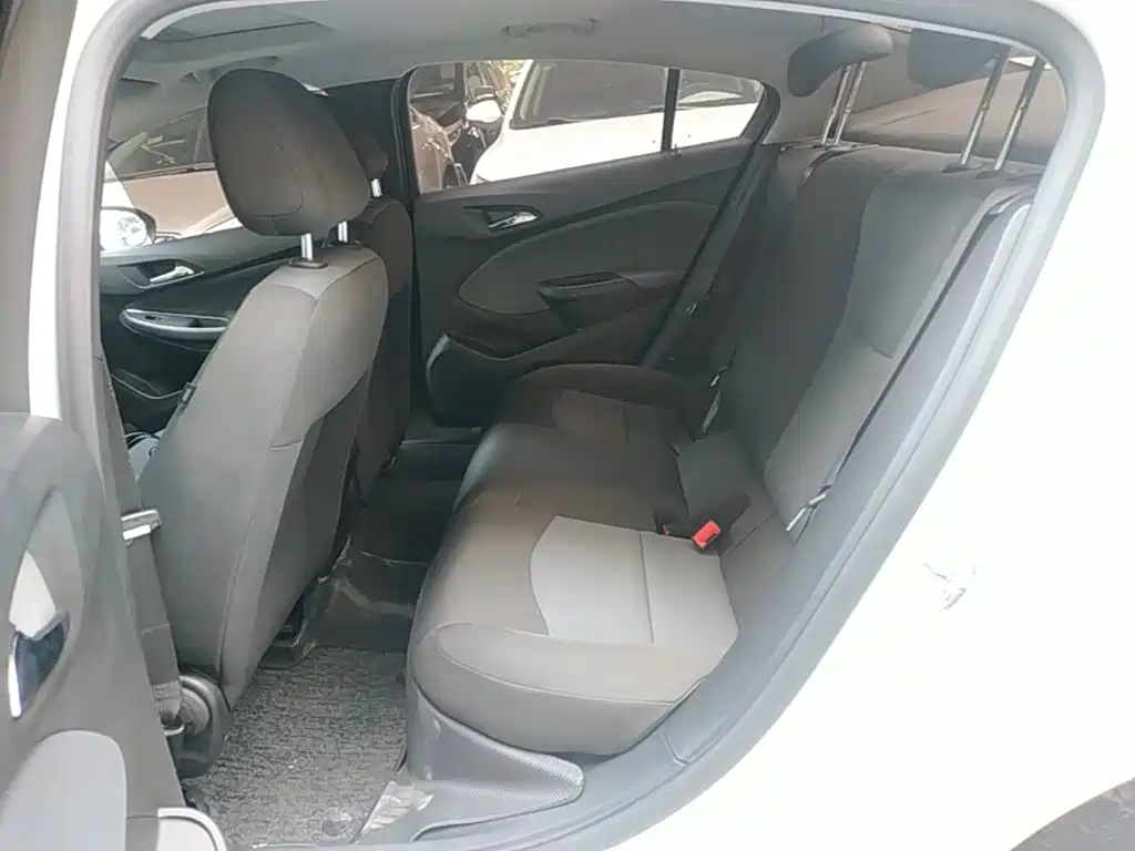 Chevrolet Cruze 2018 2018 320 Automatic Pioneer Sunroof Edition