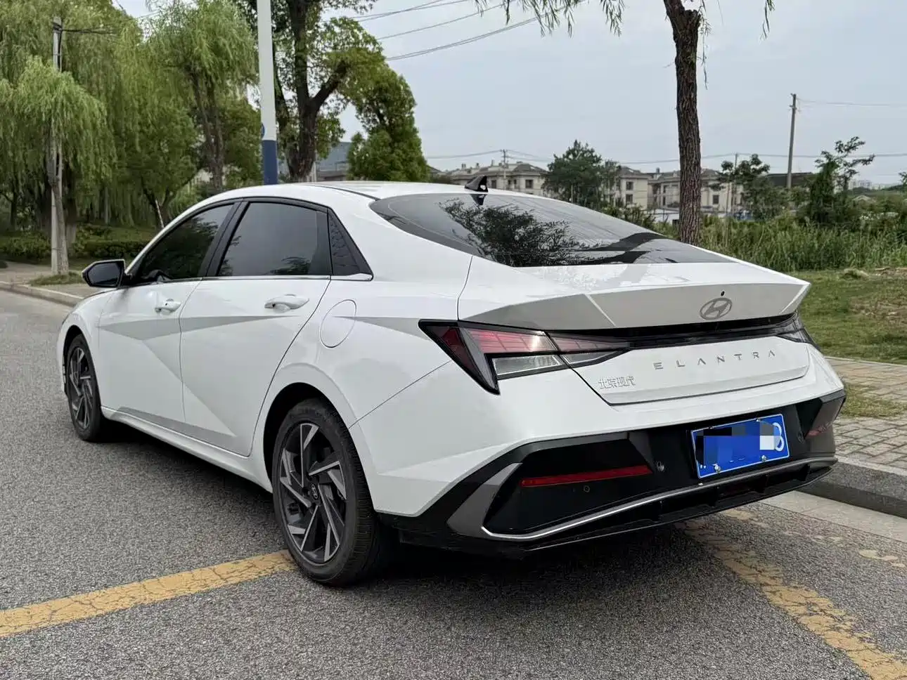 Hyundai Elantra 2023 1.5L CVT GLS Premium фото 6
