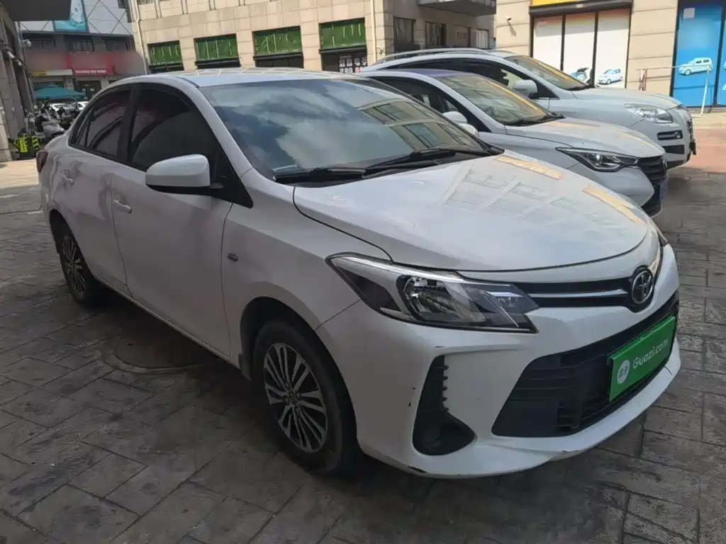Фото 4 - Toyota Vios