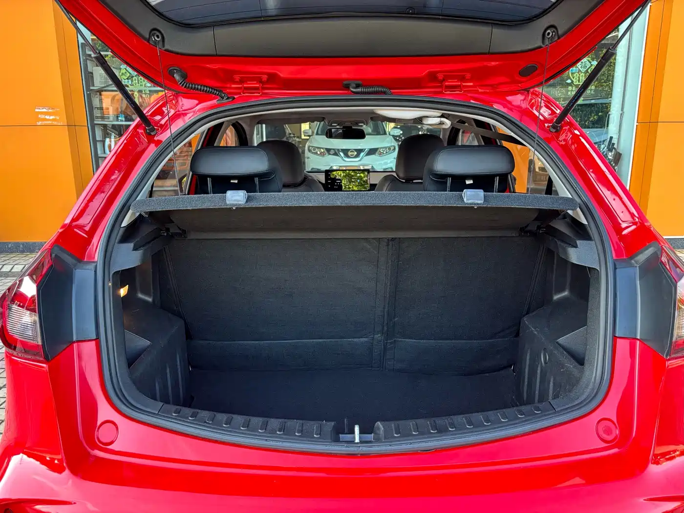 Фото 30 - Geely Vision X3