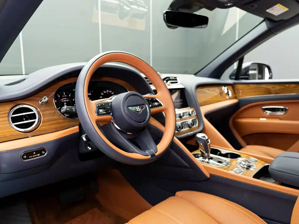 Bentley Bentayga 2025 2024 4.0T V8 Long Wheelbase