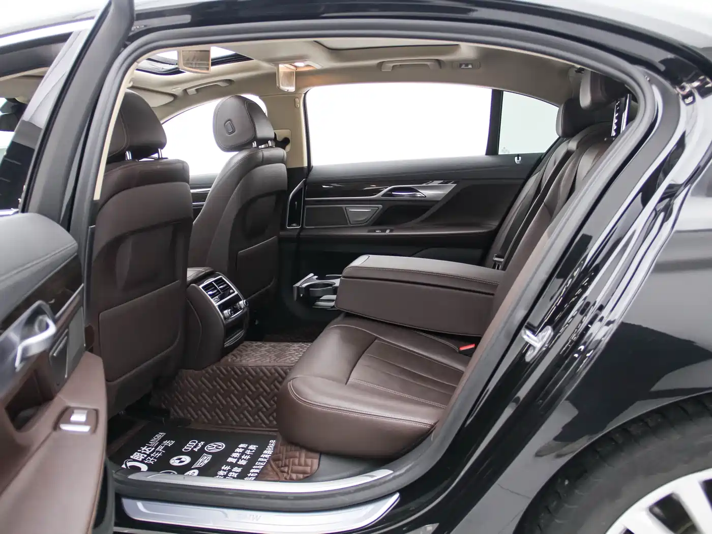 BMW 7 Series 2018 730Li Leading Type Excellence Package фото 13