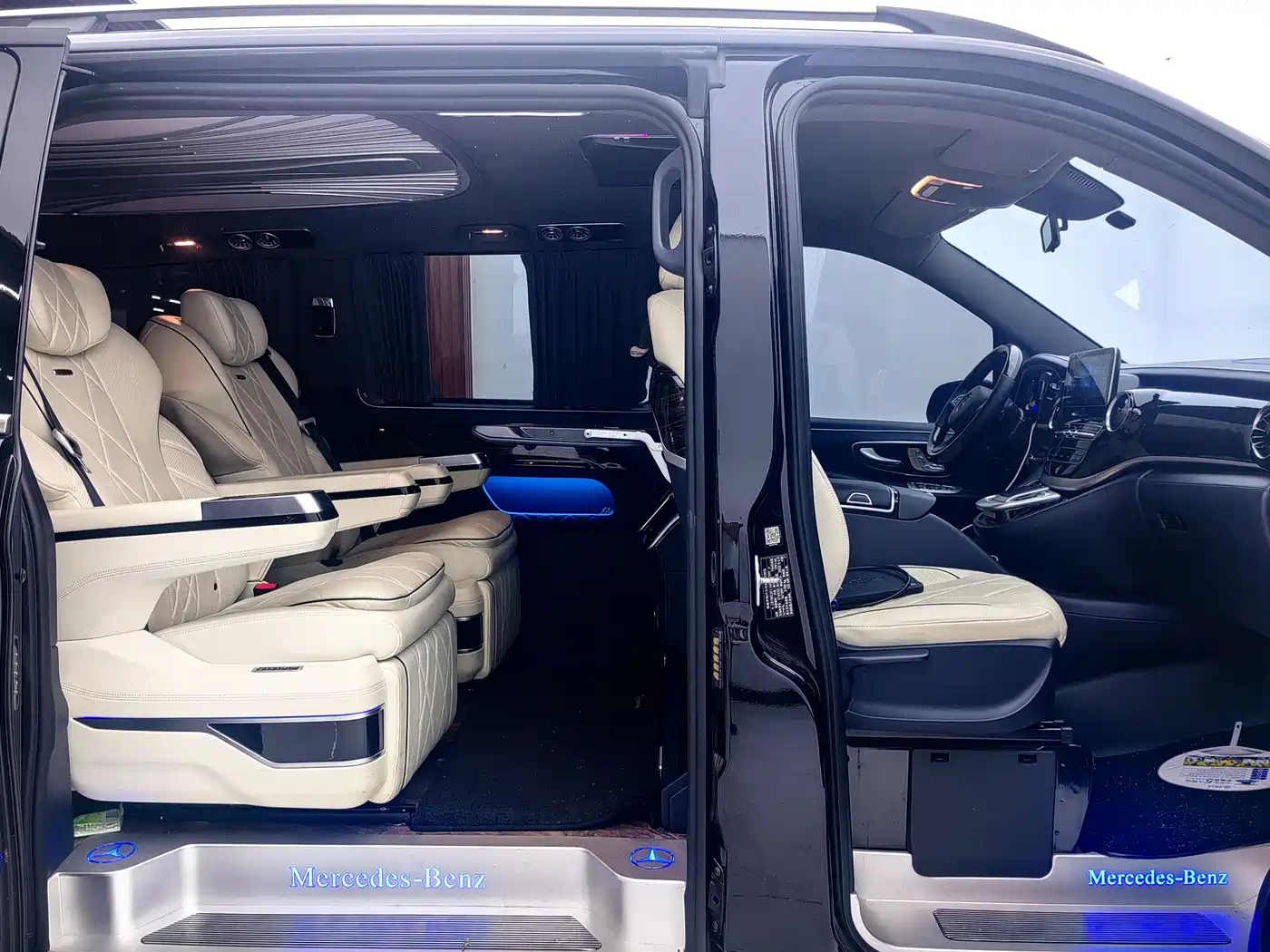 Mercedes-Benz Vito 2021 2.0T Elite 7-Seater фото 12