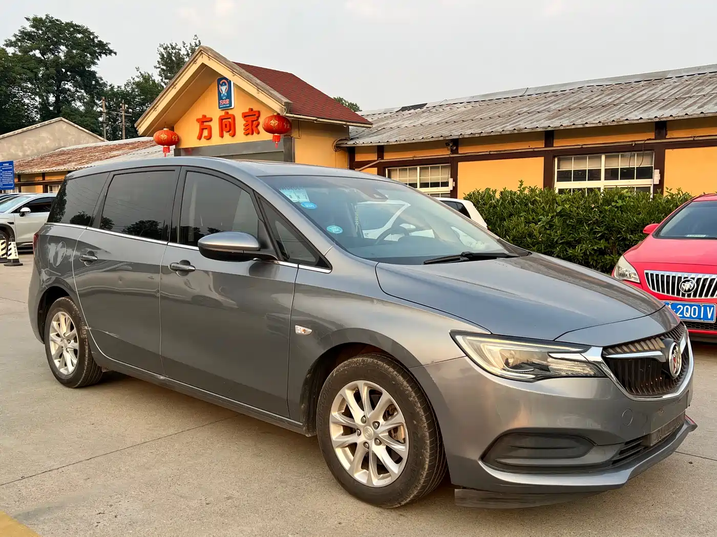 Buick GL6 2018 18T 6-Seater Luxury фото 3
