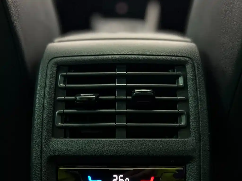 Volkswagen Golf 2023 280TSI DSG R-Line Lite фото 16
