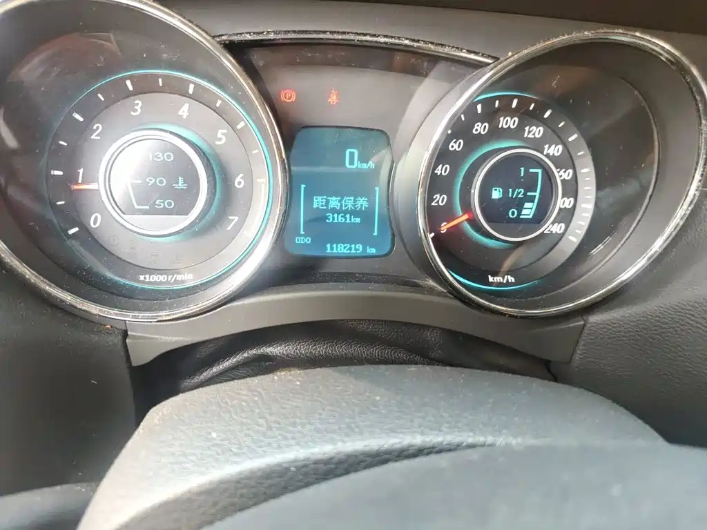 BAIC Senova D50 2015 2015 1.5L Manual Comfort Value Navigation Edition