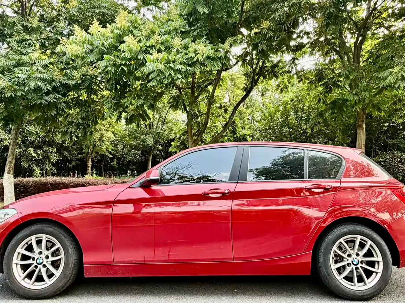 BMW 1 Series (Import) 2018 118i Leading фото 3