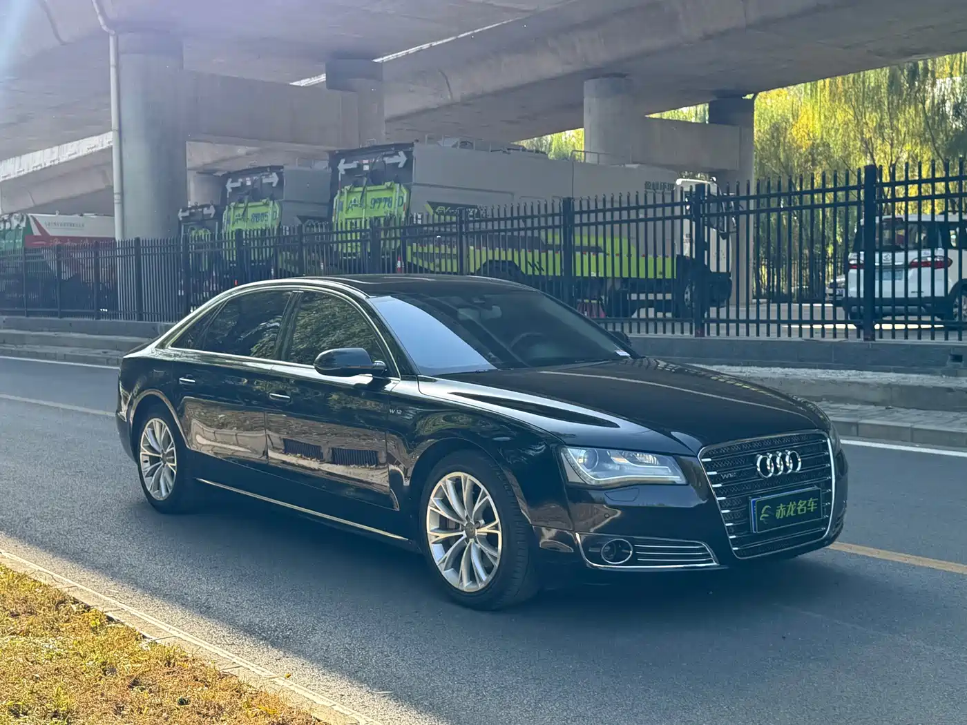 Audi A8 2013 A8L 50 TFSI quattro Premium фото 3