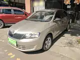 Фото 1 - Škoda Rapid