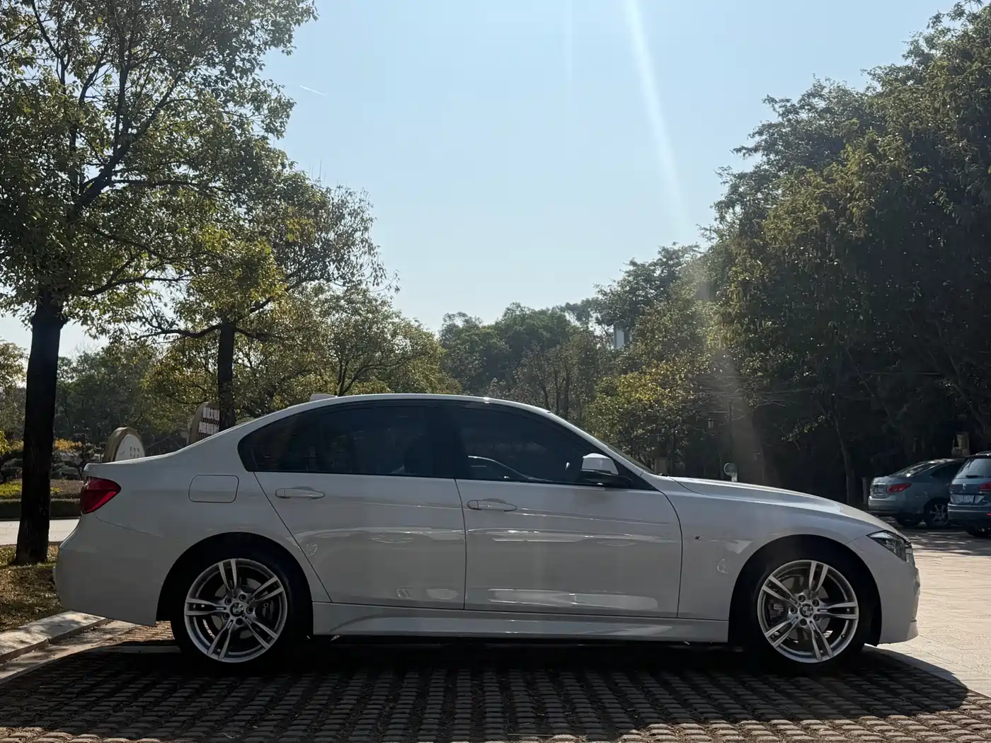 BMW 3 Series 2017 320i M Sport фото 5