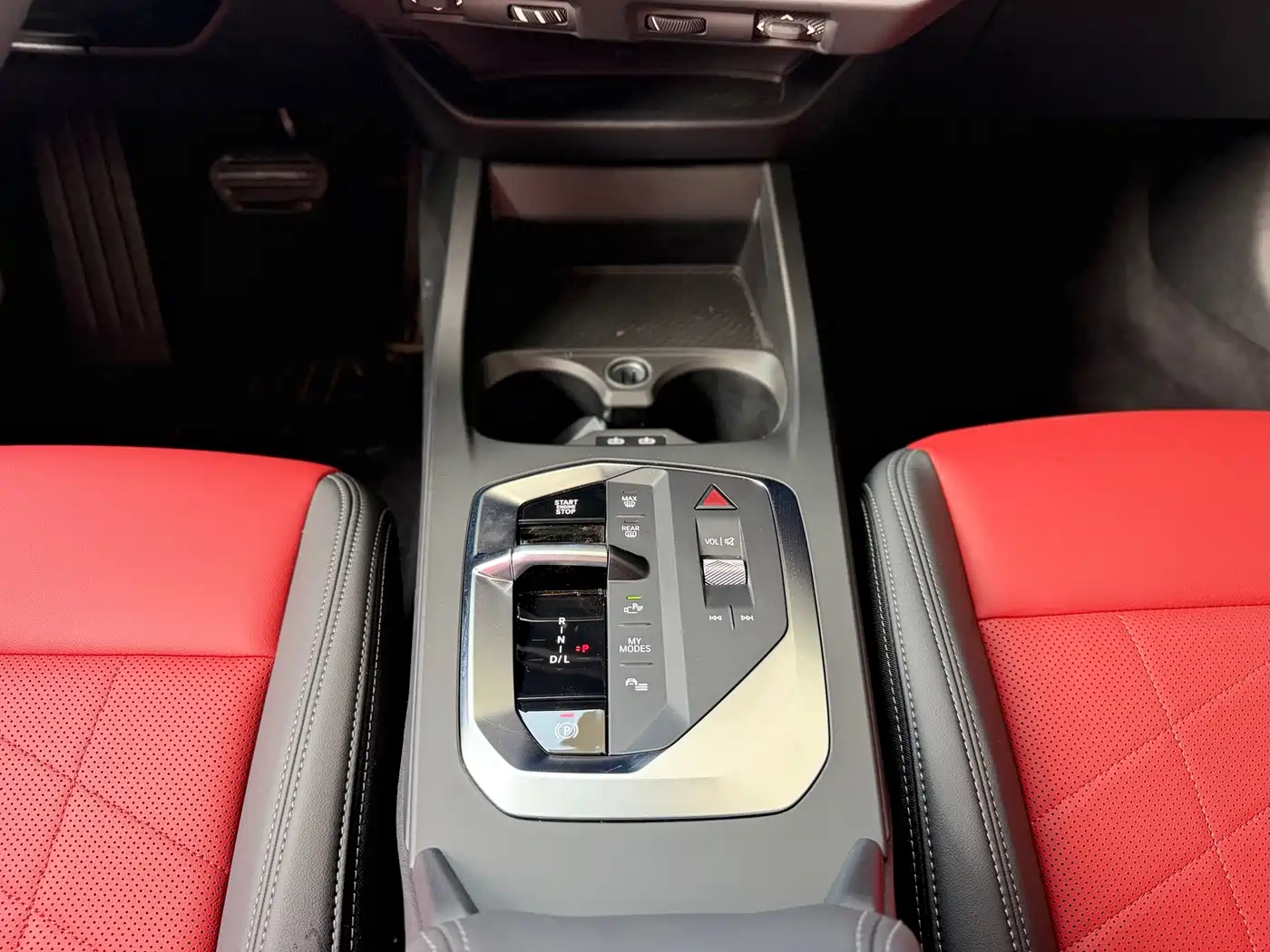 BMW 2 Series 2025 225L M Sport Package фото 12
