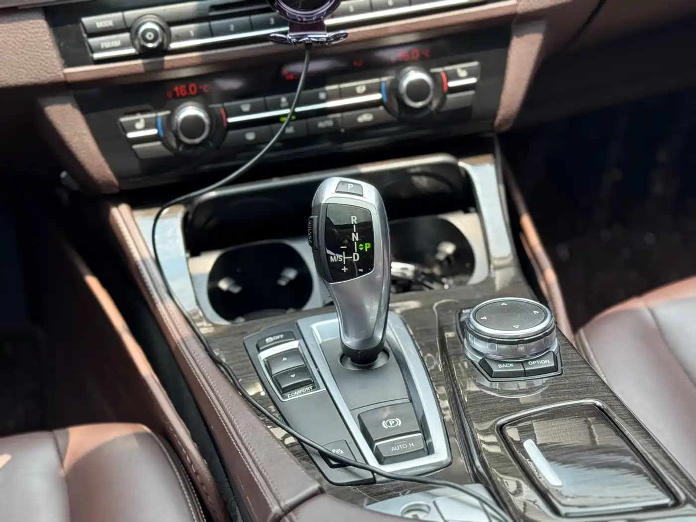 BMW 5 Series 2014 525Li Luxury Design Package фото 15