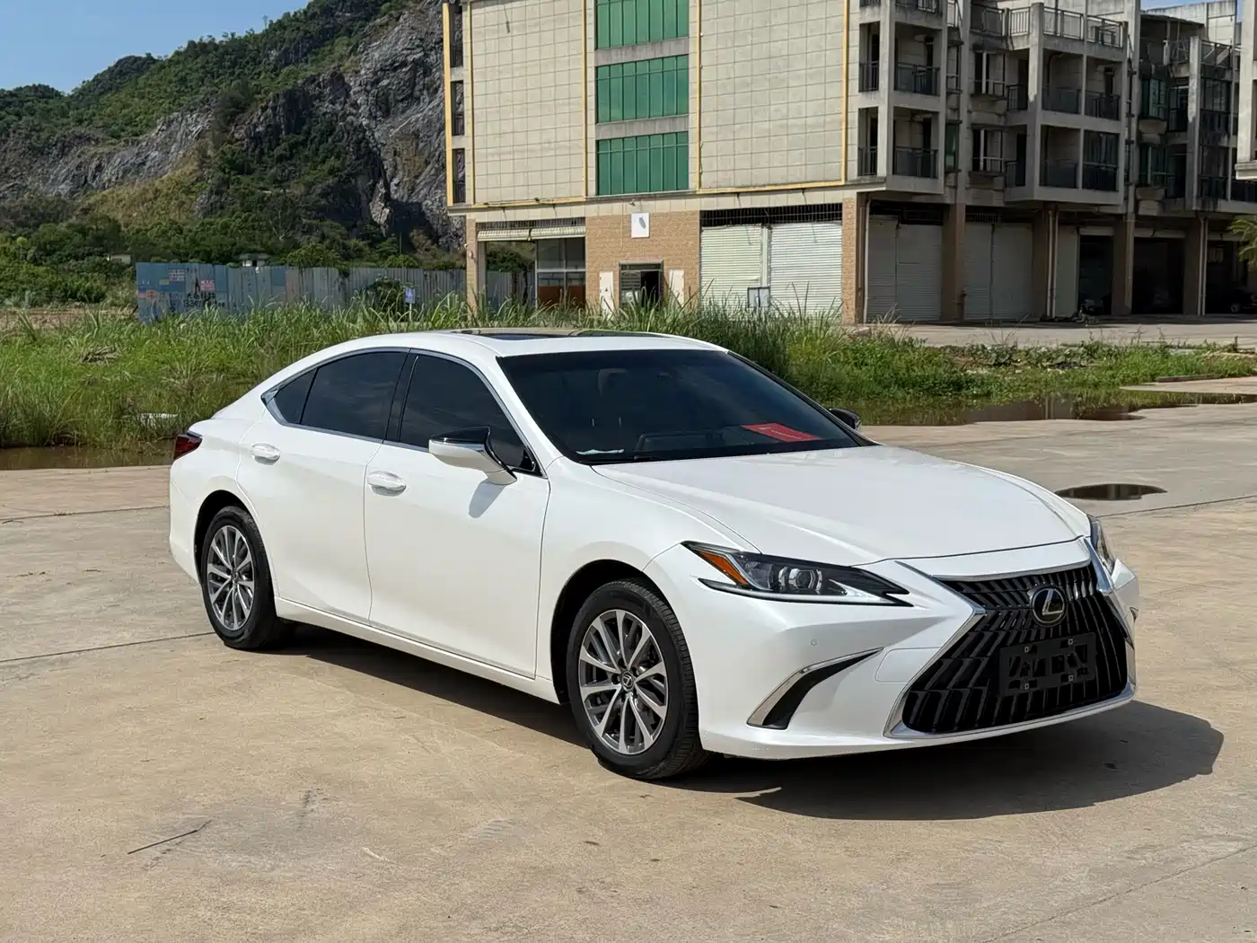 Lexus ES 2024 200 Premium Edition фото 3