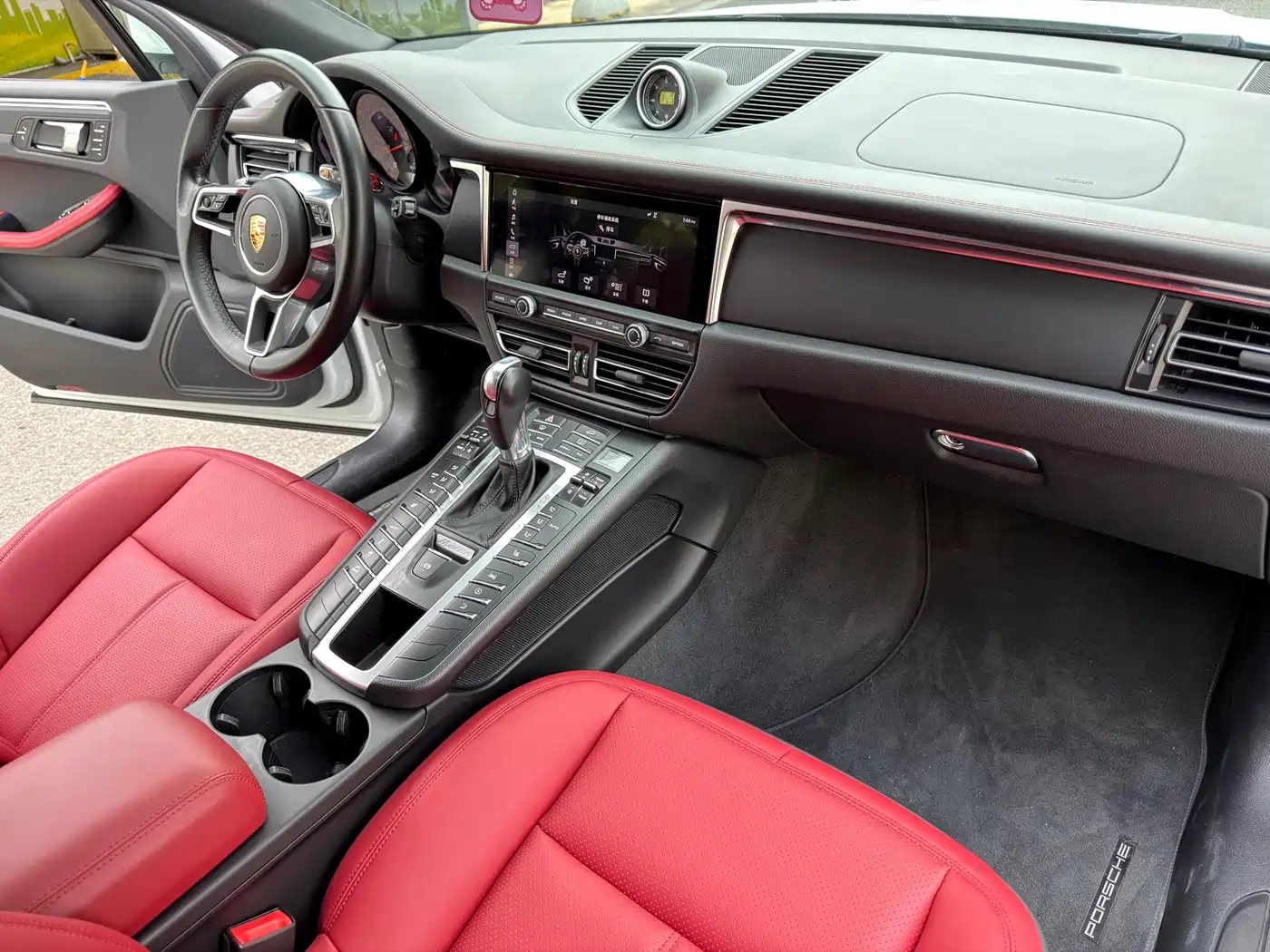 Porsche Macan 2021 Macan 2.0T фото 13