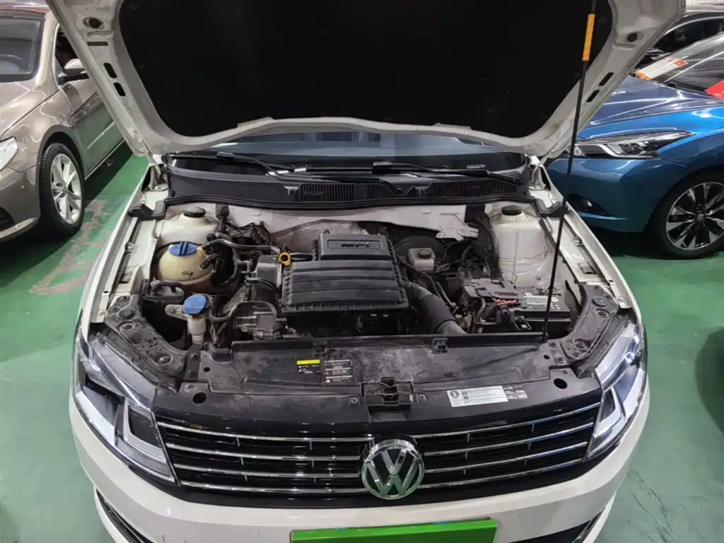 Volkswagen Lavida 2017 1.6L Automatic Comfort Edition фото 20