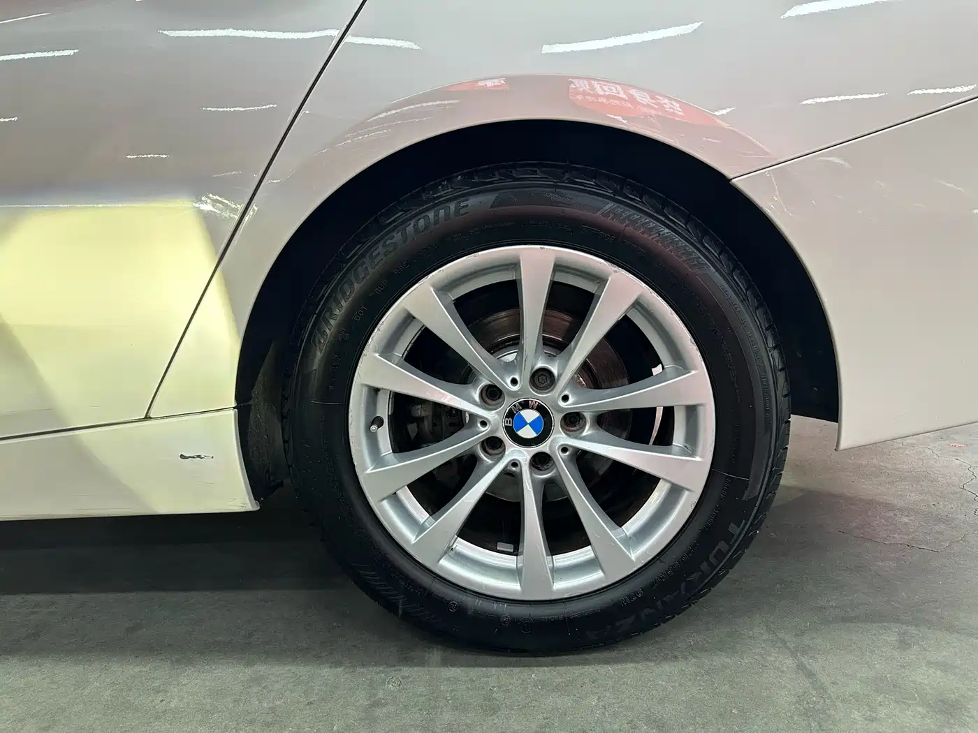 BMW 3 Series GT 2013 Model 320i Leading фото 17
