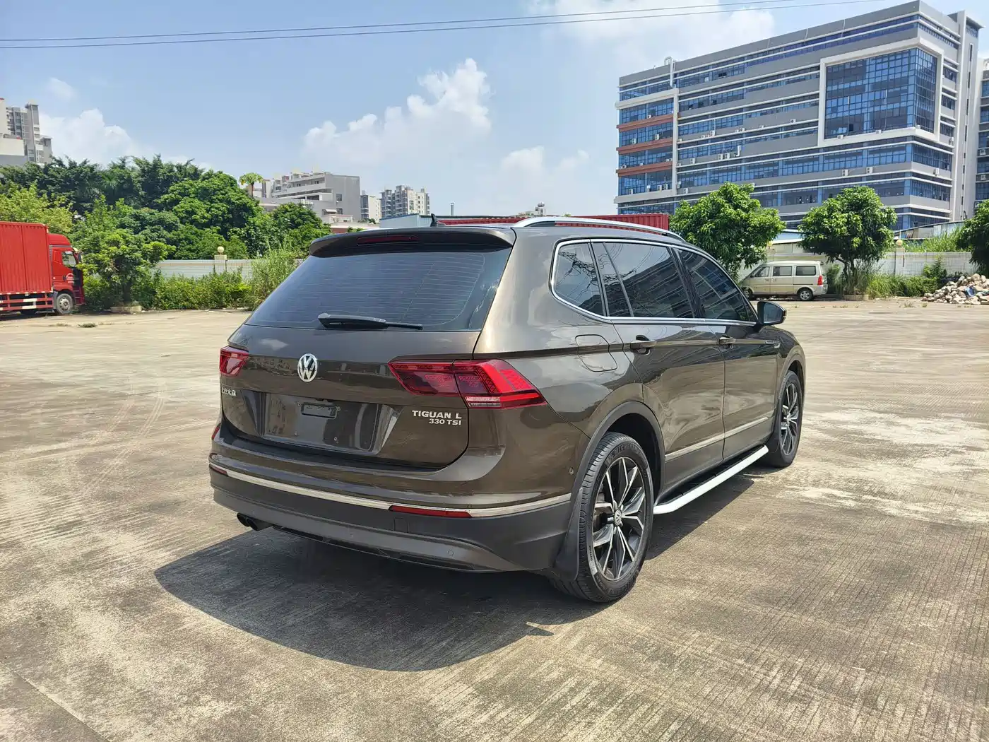 Фото 6 - Volkswagen Tiguan L