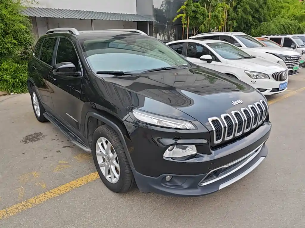 Jeep Cherokee 2018 2017 2.4L Leading Smart Edition