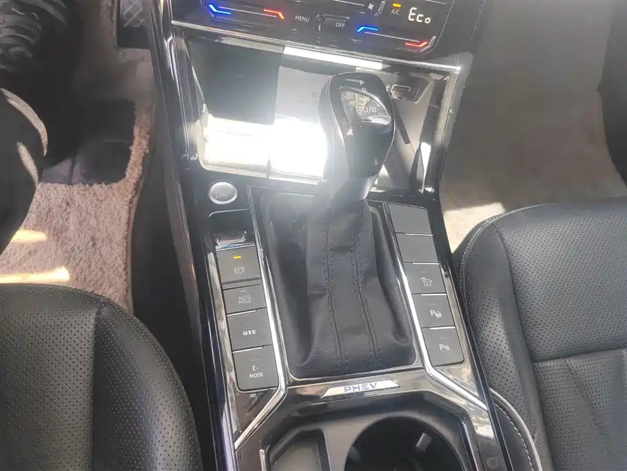Volkswagen Passat New Energy 2022 430PHEV Hybrid Luxury Edition фото 16
