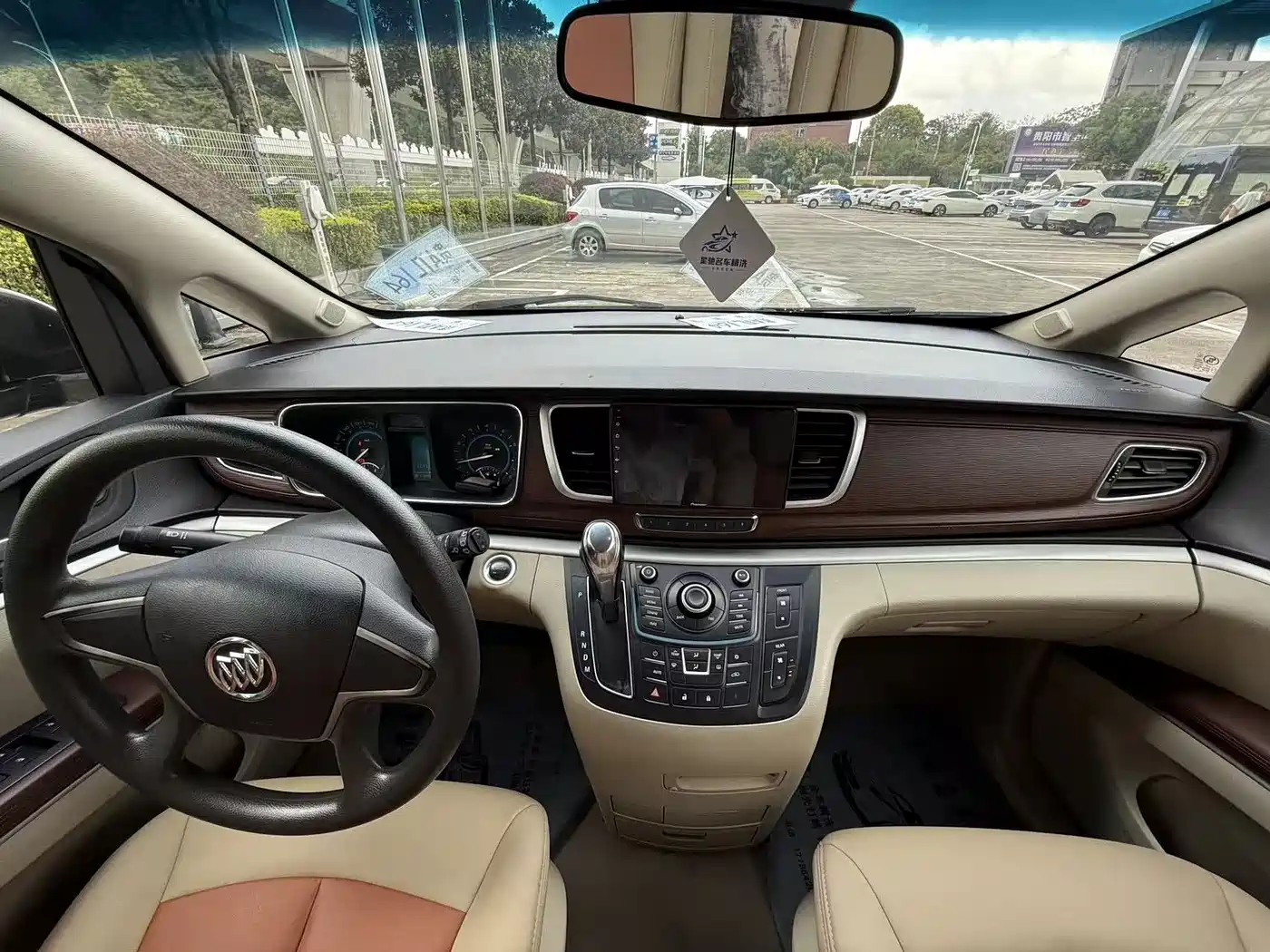 Buick GL8 2014 2.4L CT Luxury Business Comfort фото 15