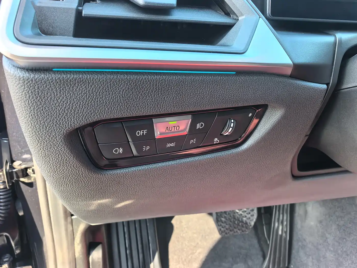 BMW 3 Series 2024 325i M Sport Package фото 15