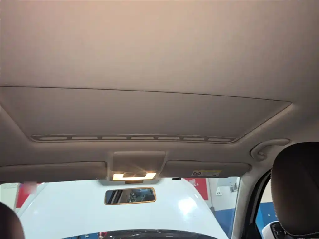 Volkswagen Lavida Tour 2017 230TSI DSG Comfort Edition фото 17