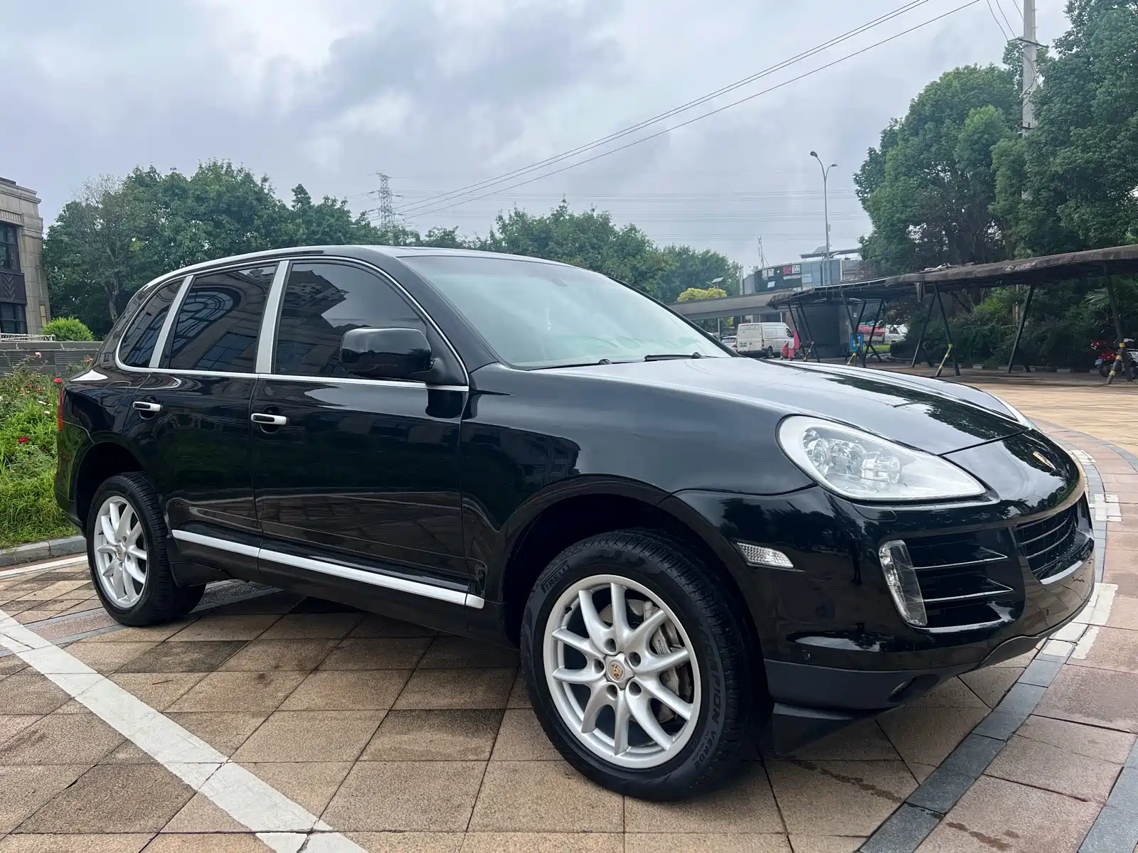 Photo 3 - Porsche Cayenne