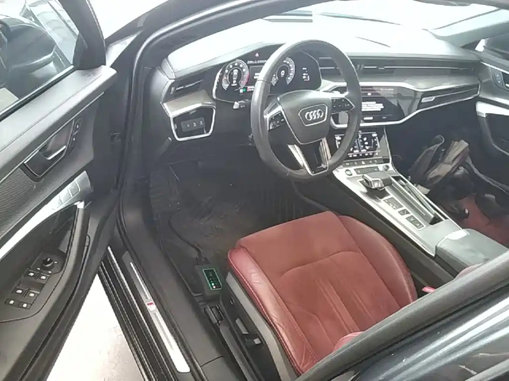 Фото 16 - Audi A6L
