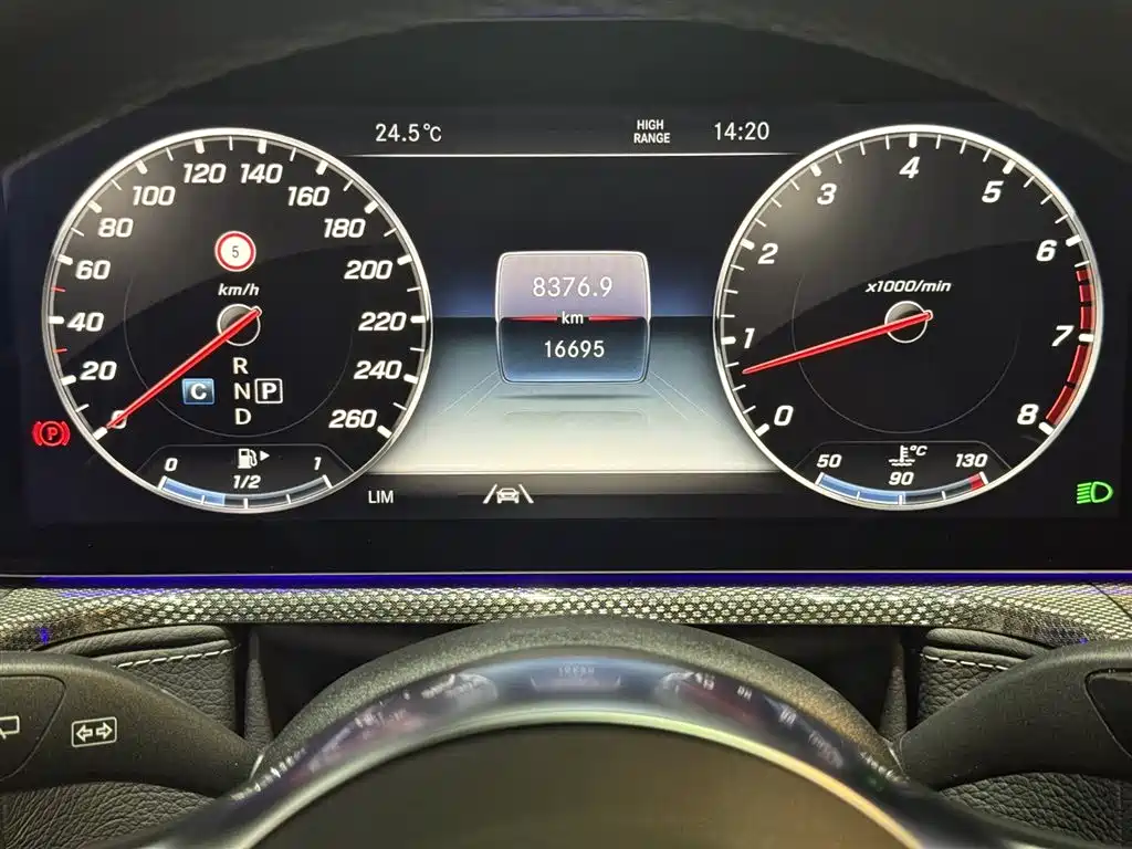 Mercedes-Benz G-Class 2024 G 500 фото 10
