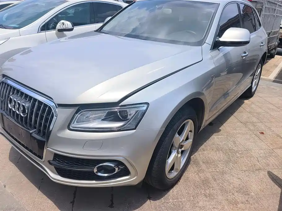 AUDI Q5