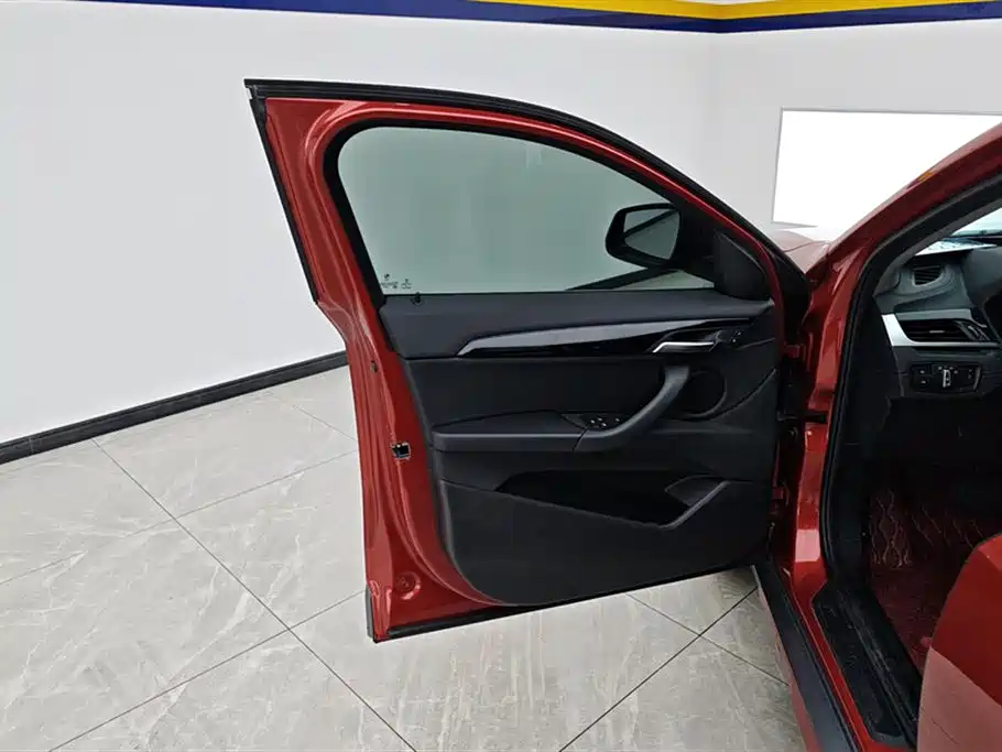 BMW X2 (Import) 2019 sDrive20i M Off-Road Package China VI фото 7