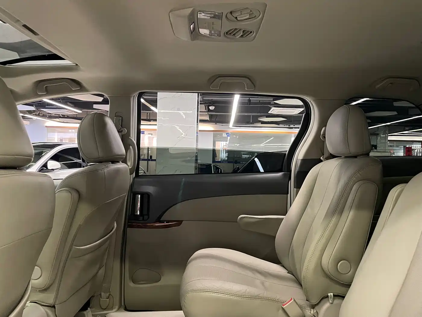 BYD M6 2014 2013 2.4L Automatic Premium