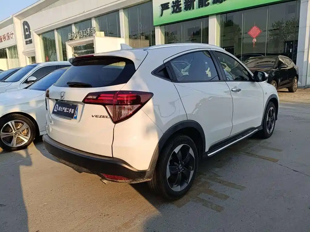 Фото 4 - Honda Vezel