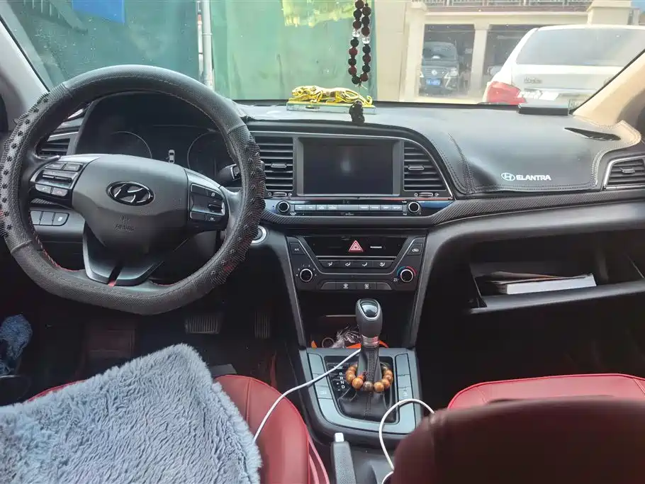 Hyundai Elantra 2018 1.4T DCT Dynamic·Vitality Model фото 12
