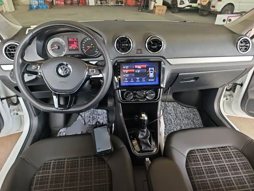 صورة 10 - Volkswagen Jetta