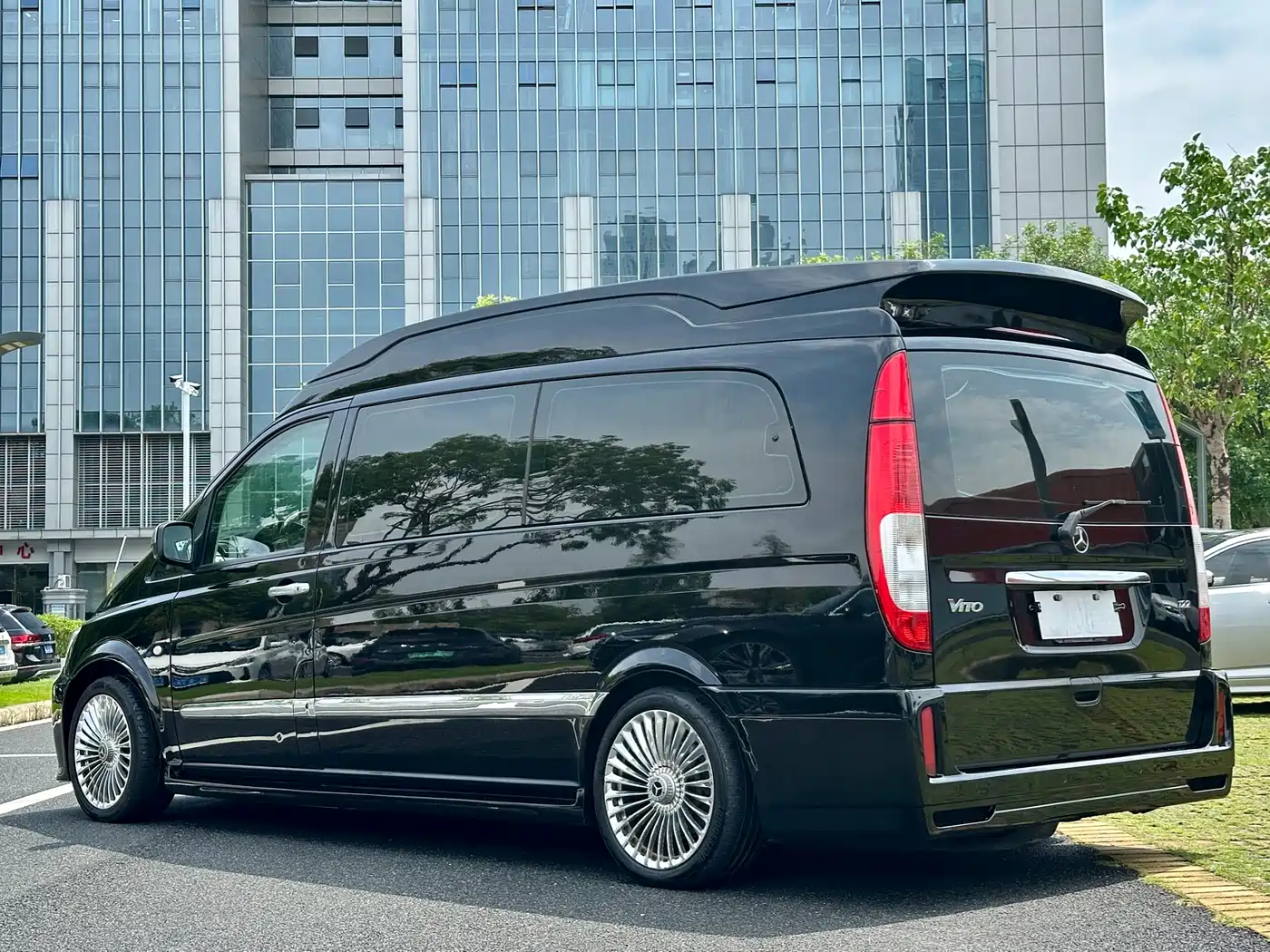 Mercedes-Benz Vito 2013 Model 3.0L Elite Edition фото 13