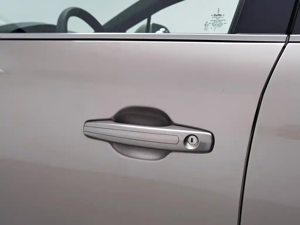 Lincoln MKC 2018 2018 2.0T FWD Premium Edition