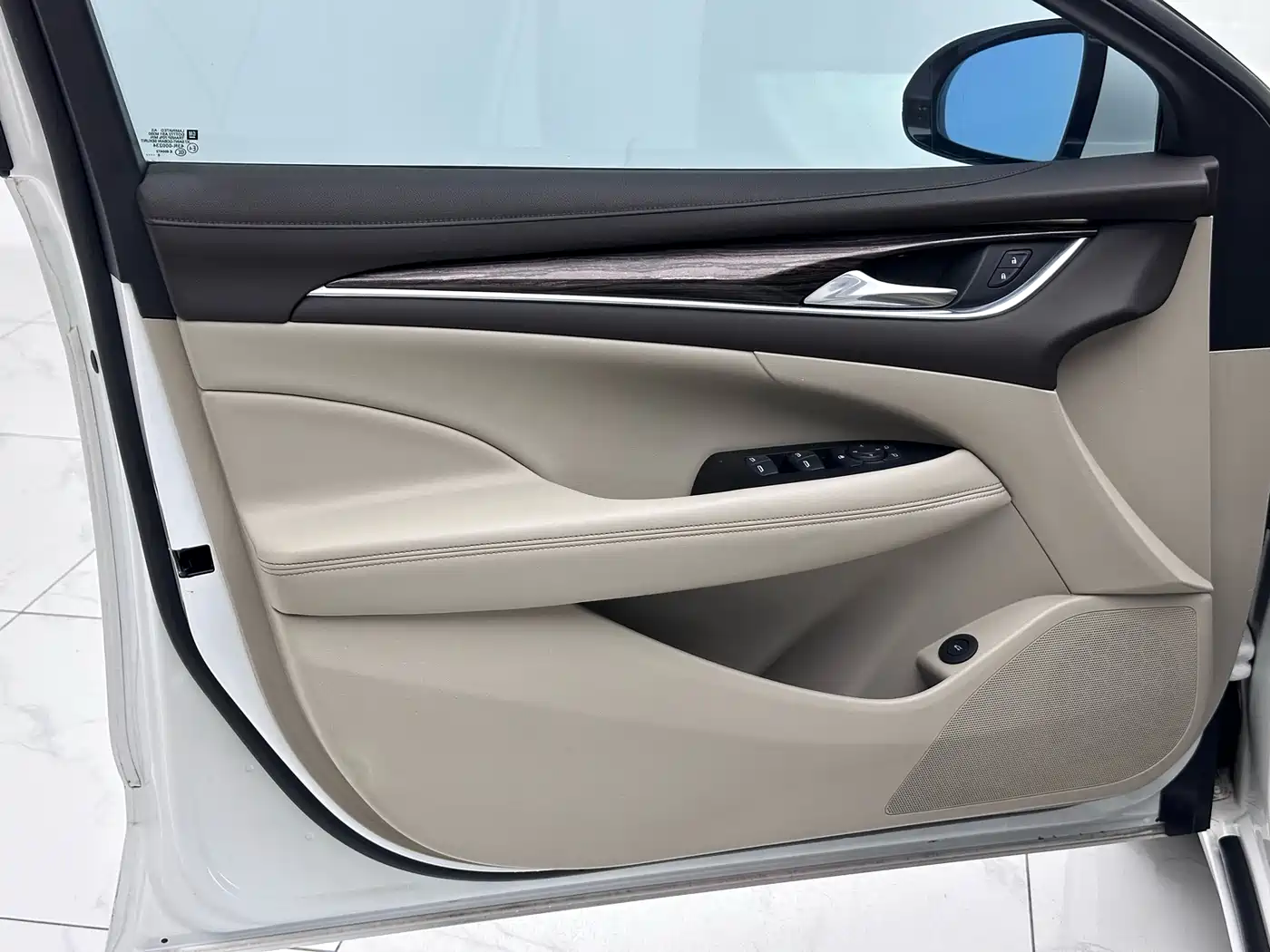 Buick LaCrosse 2016 Facelift 20T Leading фото 17