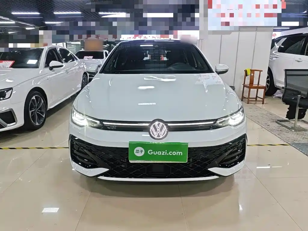 Photo 3 - Volkswagen Golf