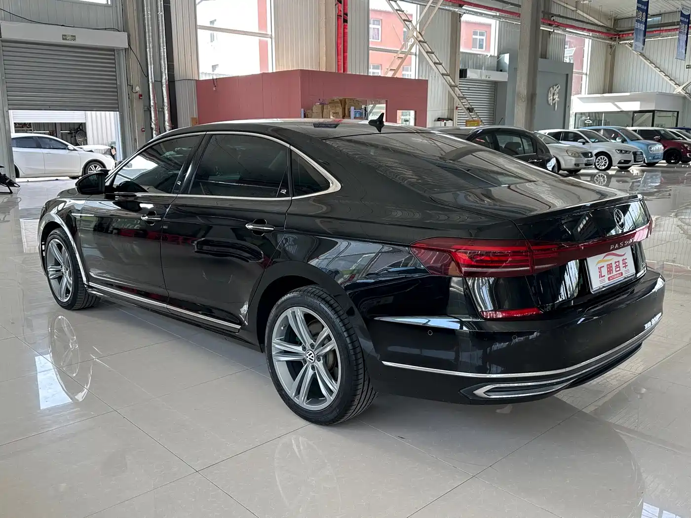 Фото 7 - Volkswagen Passat