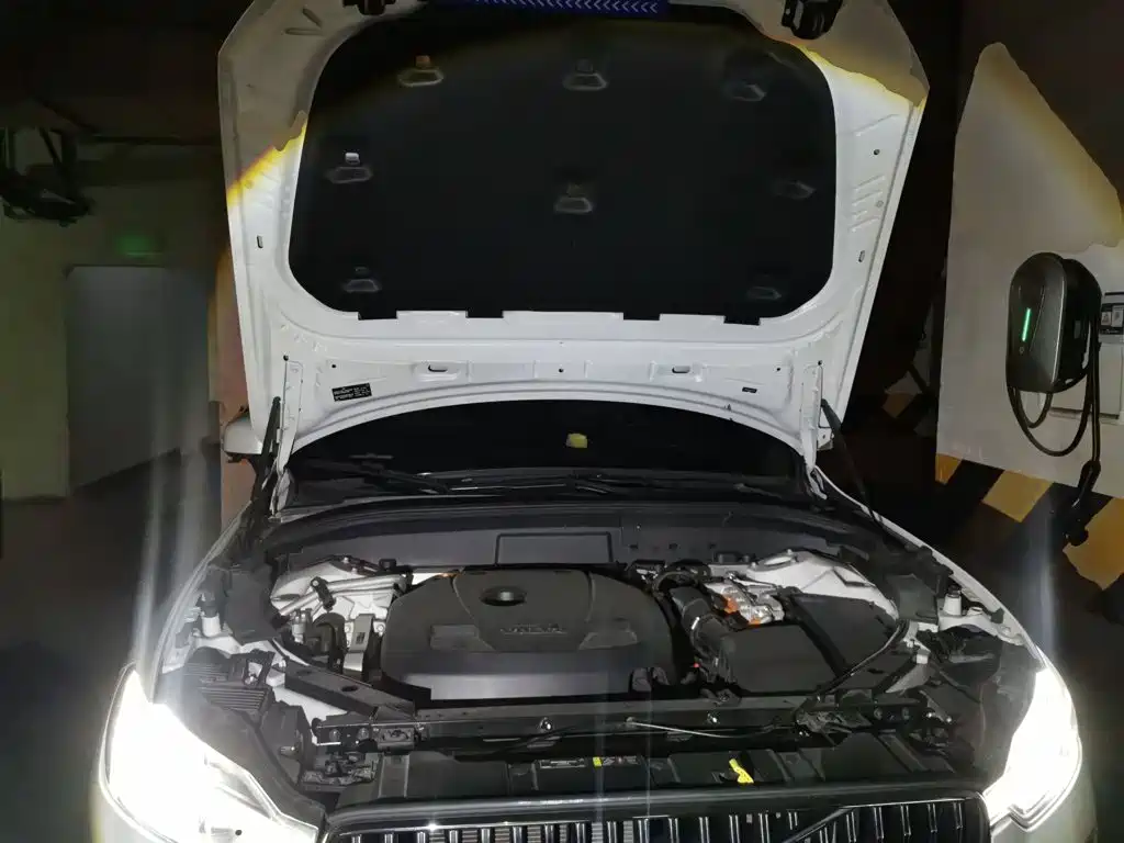 Volvo XC60 Plug-in Hybrid 2023 2023 T8 Plug-in Hybrid Long Range AWD Smart Vision Luxury