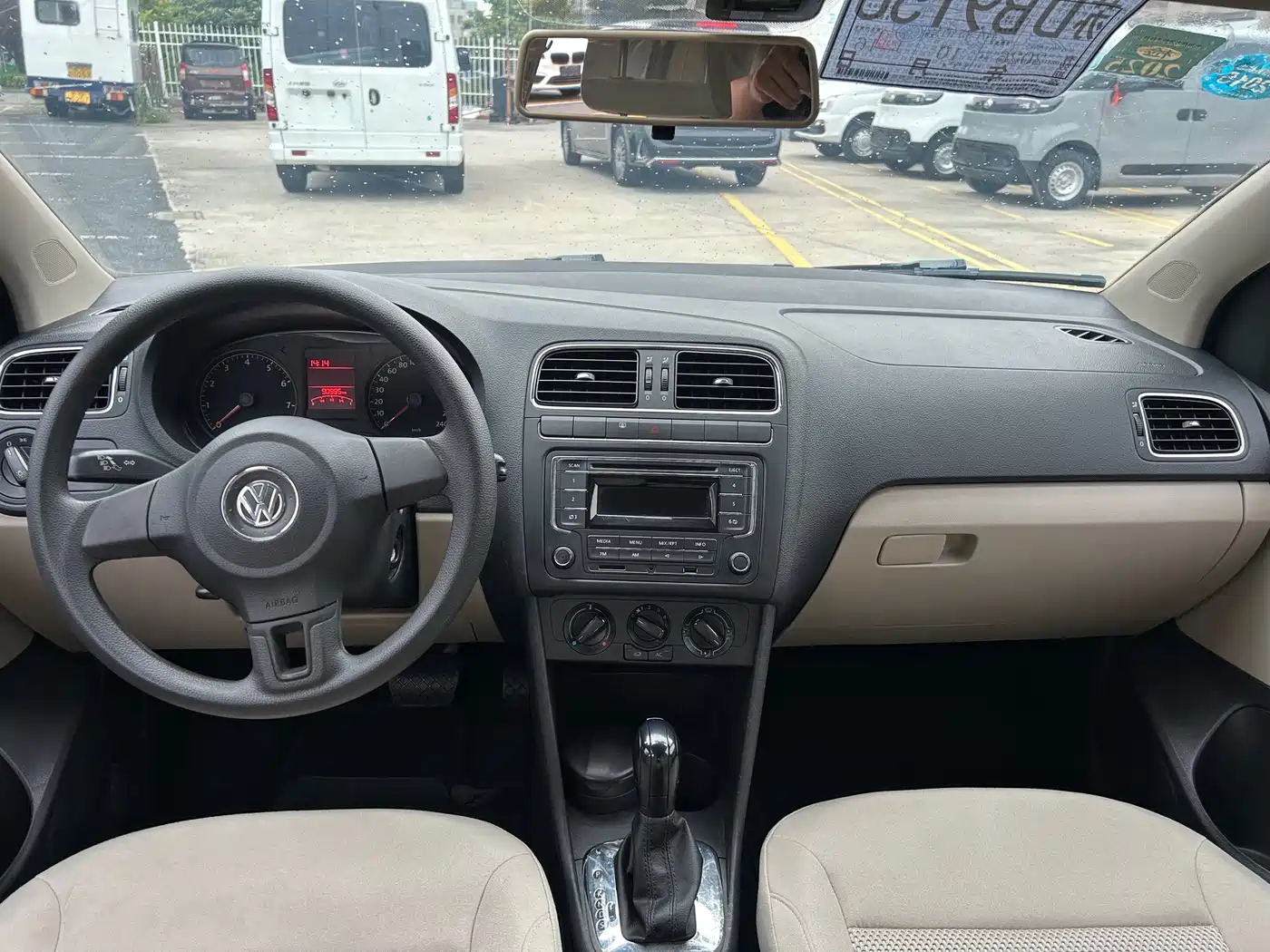 Volkswagen Polo 2014 2013 1.6L Automatic Comfort Edition