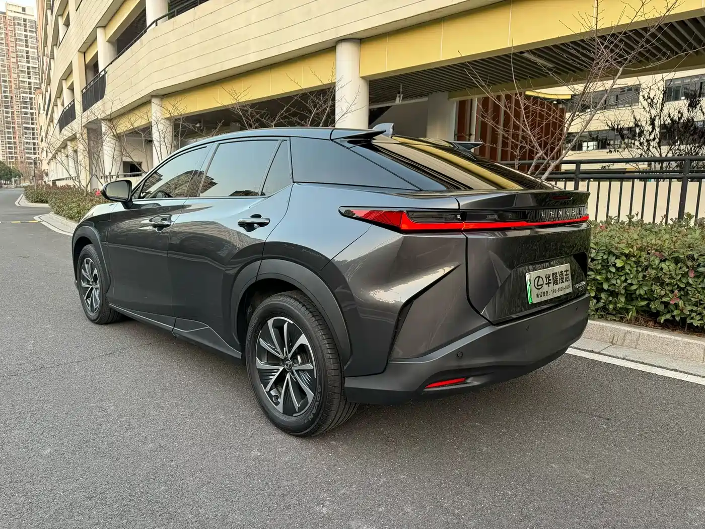Lexus RZ 2024 2023 450e 4WD Deluxe